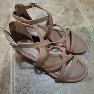 Kelly & Katie Sandel Size 7